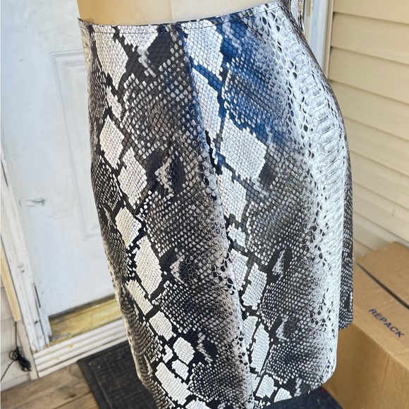 Grey Faux Leather Skirt - Picture 6 of 7